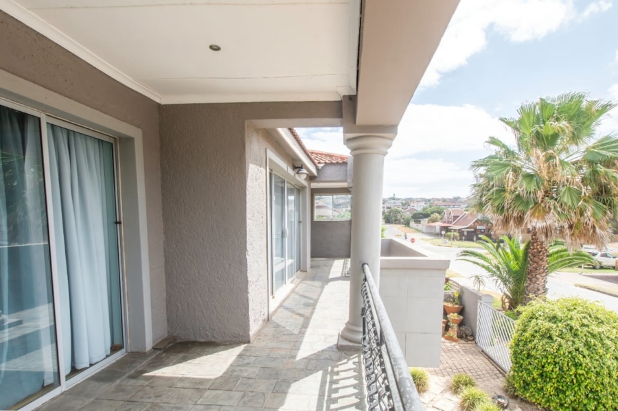 4 Bedroom Property for Sale in Wavecrest Eastern Cape